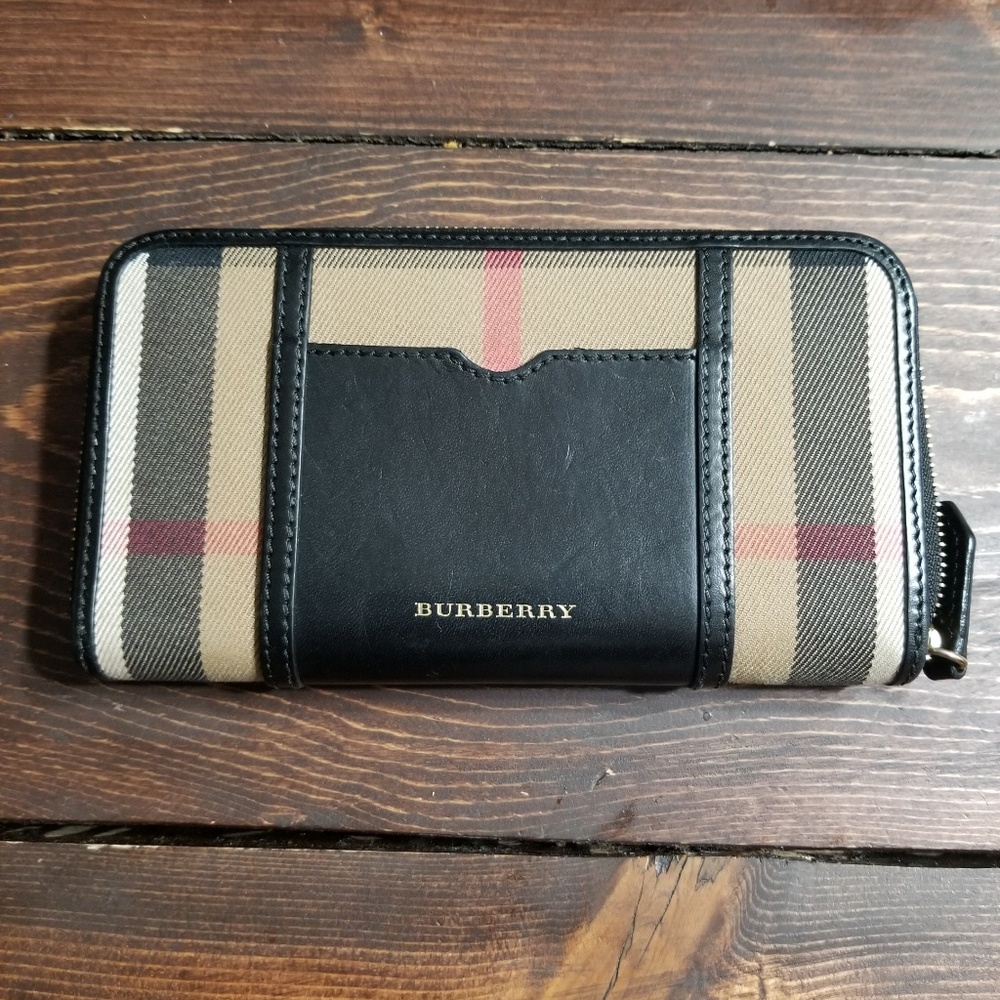 SOLD:Burberry House Check Long Zippy Zipped Wallet